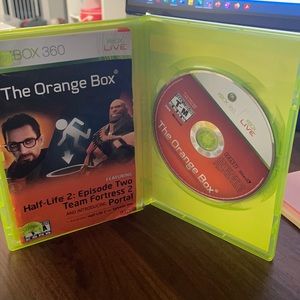 Microsoft XBOX 360 - The Orange Box Platinum Hits Video Game